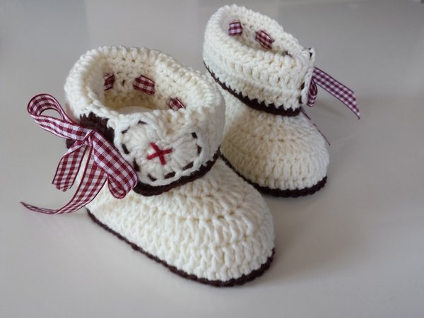 Crochet Babyset Shoes / Headband „Bavarian Style“ 