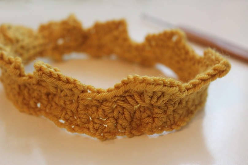 Crochet Pattern Crown “Königskind” – Birthday Crown for Children and Dolls