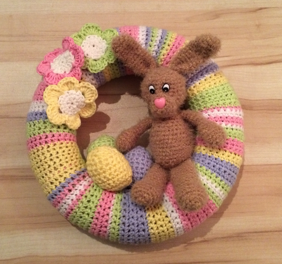 Häkelanleitung.pdf Osterkranz mit Hase häkeln