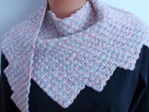 Leichter Drachenschwanz mit Muschelmuster - Drachenschwanz häkeln Häkelanleitung, Zackenschal Frühling - Sommer