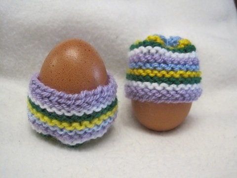 Strickanleitung Eierwärmer und Eierbecher in einem- Nicht nur für Ostern perfekt