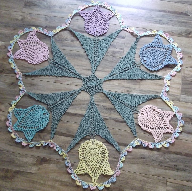 Dancing Tulips Doily - Image 2