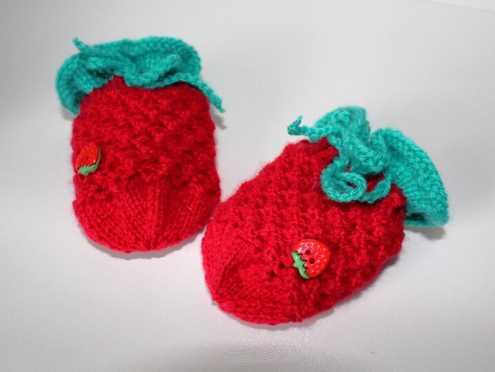 Strickanleitung Baby-Handschuhe "Erdbeere", ca. 4 - 10 Monate