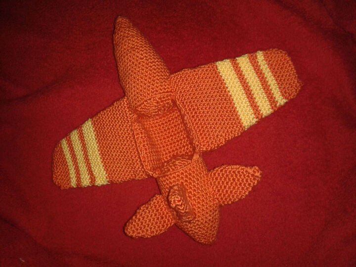 Hase Hopsi im Flugzeug