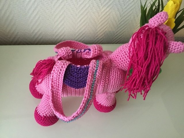 Kostenlose Häkelanleitung Tasche für Mädchen als Pferd - Bild 7
