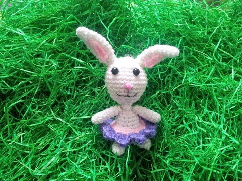 Häkelanleitung Häschen Rosalie mit 2 Outfits zum Umziehen