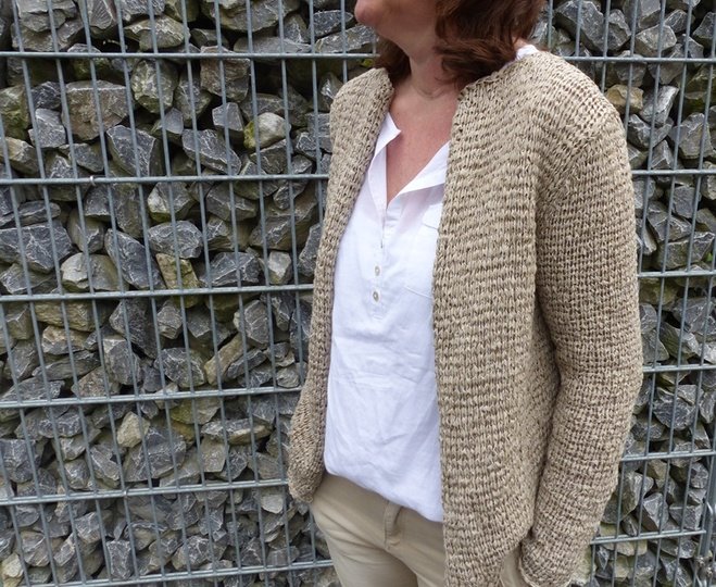 Strickjacke aus Bändchengarn, Strickanleitung Gr. S - Xl
