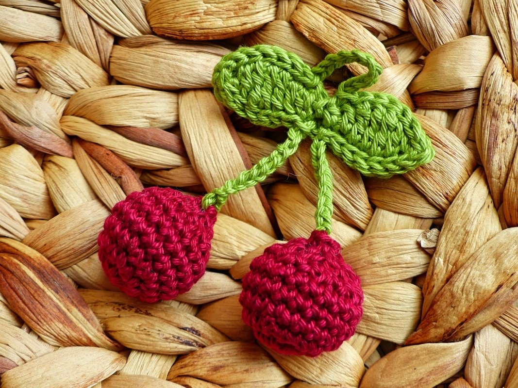 Taschenbaumler "Kirschen" Schlüsselanhänger kostenlose Häkelanleitung