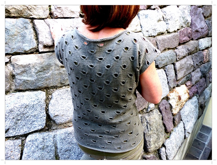 E-book ,Olivefarbender Pulli mit Löchern, Grösse s - xxxl