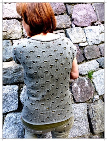 E-book ,Olivefarbender Pulli mit Löchern, Grösse s - xxxl