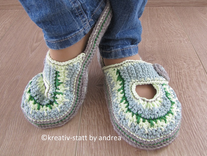 Hausschuhe Pantoffeln Clogs mit Sohle - alle Größen - Häkelanleitung