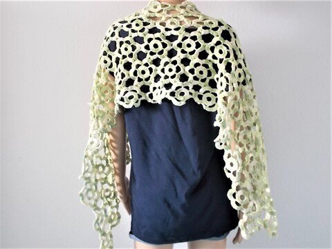 Stola, Schultertuch gehäkelt aus einzelnen Elementen