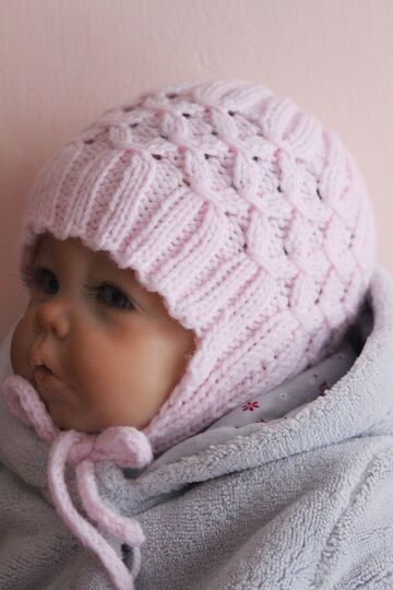 Strickanleitung für Babymütze mit Ohrenklappen