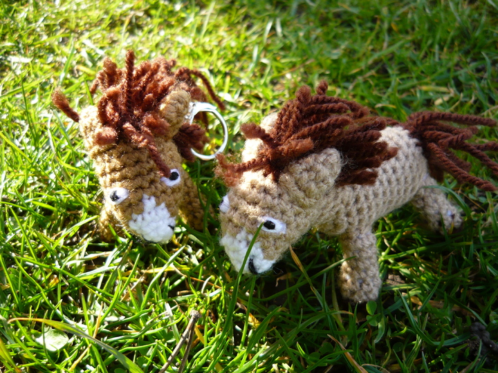 Häkelanleitung Pferd Schlüsselanhänger / Geschenkanhänger