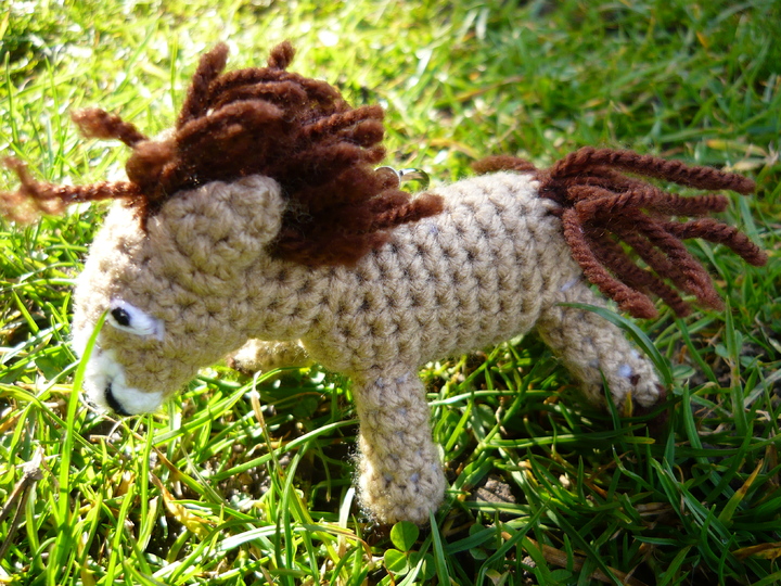 Häkelanleitung Pferd Schlüsselanhänger / Geschenkanhänger