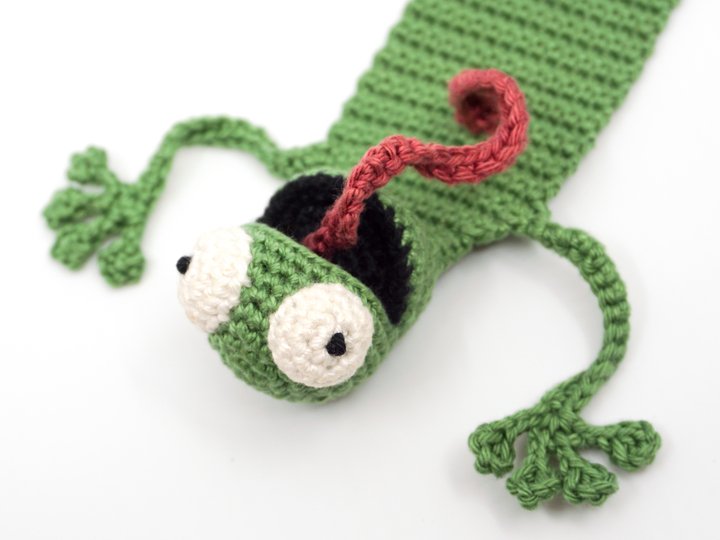 Amigurumi Crochet Frog Bookmark