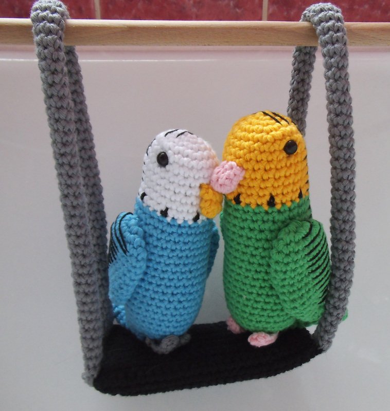 Wellensittiche auf einer Schaukel - Amigurumi Häkelanleitung