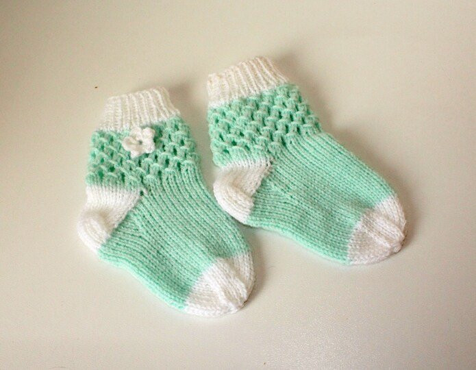 Strickanleitung Baby-Set, Mütze und Socken, ca. 6 - 12 Monate