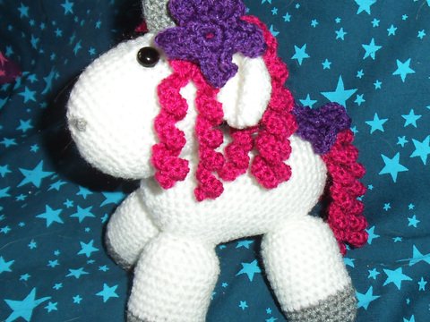 Einhorn Blütenkraft - Amigurumi Häkelanleitung