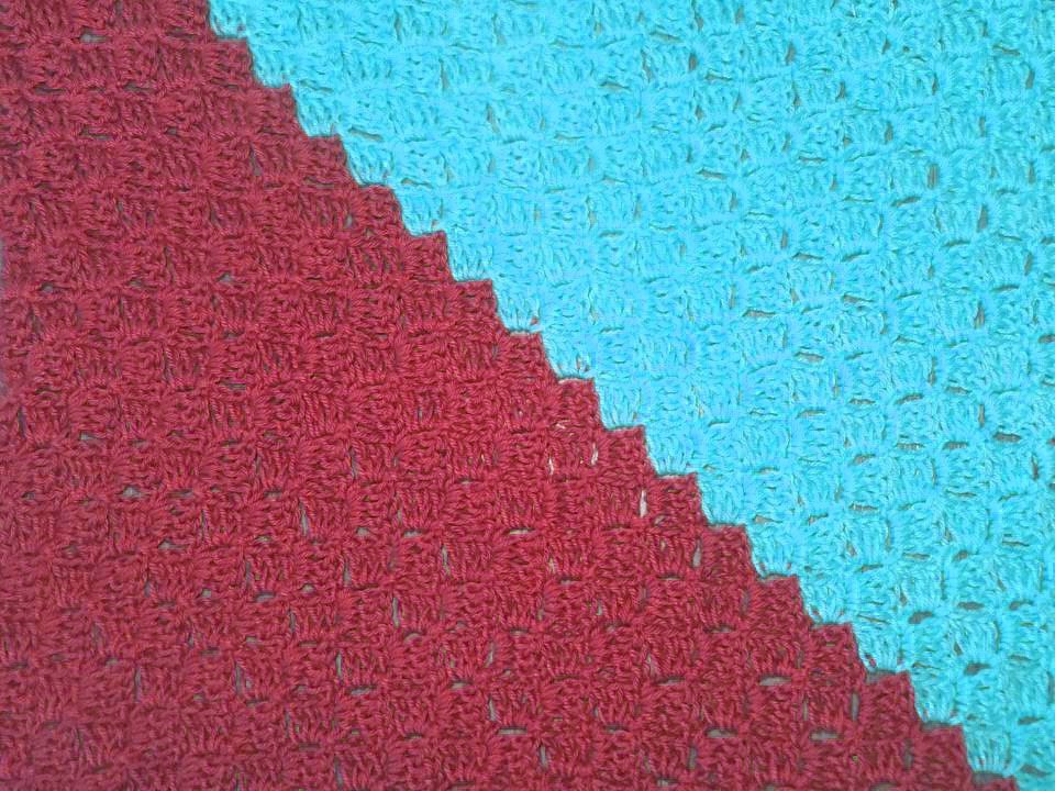 Decke und Kissen zum Häkeln