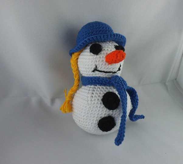 Schneefrau - Amigurumi Häkelanleitung