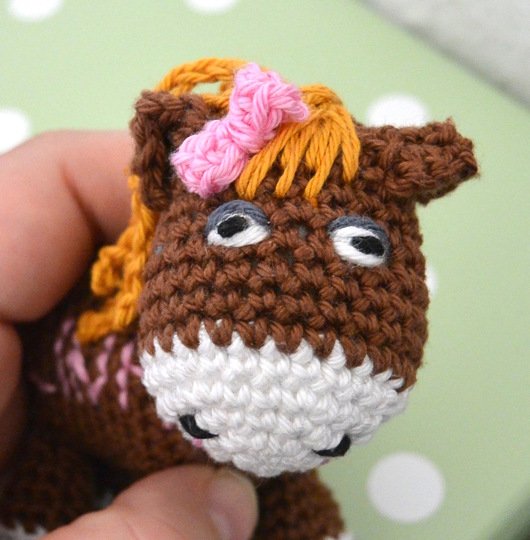 Häkelanleitung: Namenspferde (ca. 13 cm)