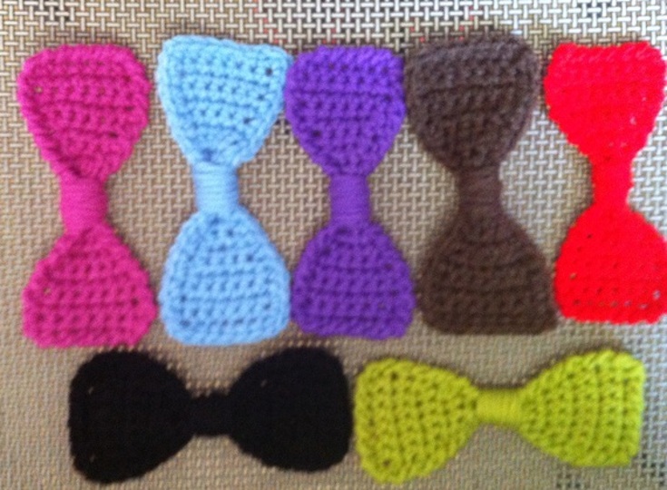 Crochet Bow Ties, Size 5 1/2 inches x 2 1/4 inches // 14 cm x 5 cm, Easy Crochet Bow Ties, Easy Crochet Hair Bow Pattern, Beginners Pattern, Digital Download, Instant PDF Download