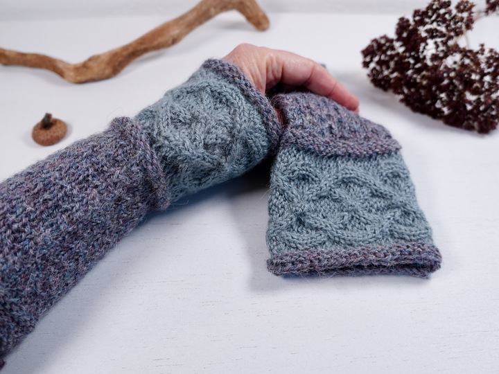 Armstulpen "Claire" mit Zopfmuster, Strickanleitung für 2 Größen