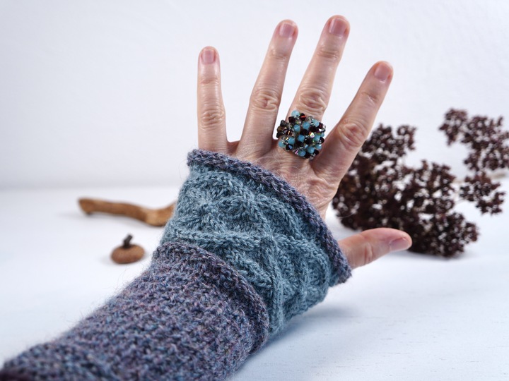 Armstulpen "Claire" mit Zopfmuster, Strickanleitung für 2 Größen