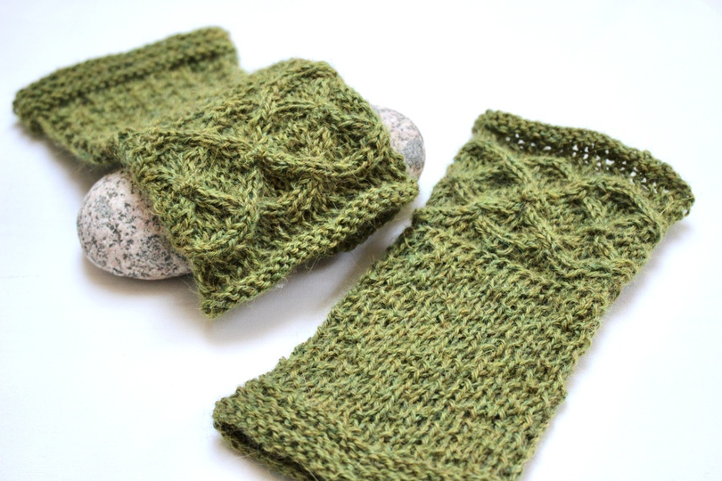 Armstulpen "Claire" mit Zopfmuster, Strickanleitung für 2 Größen