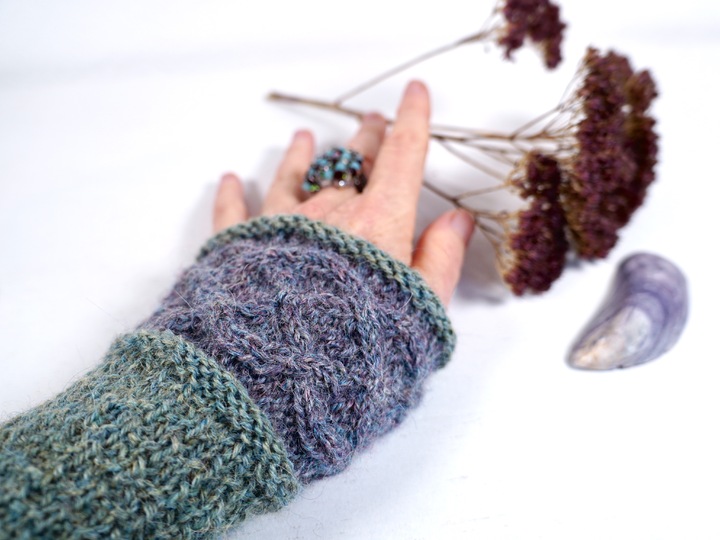 Armstulpen "Claire" mit Zopfmuster, Strickanleitung für 2 Größen