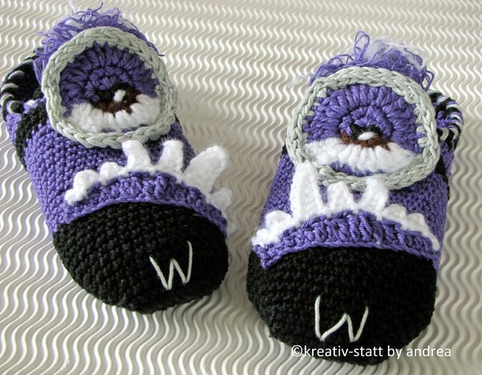 Slippers Monster Minion - all Sizes - for Beginners - Crochet Pattern