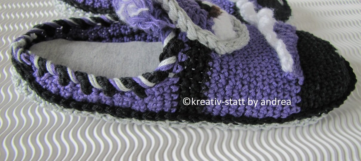 Slippers Monster Minion - all Sizes - for Beginners - Crochet Pattern