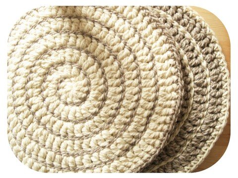 Häkelanleitung Sitzkissen aus Wollresten | kostenlos