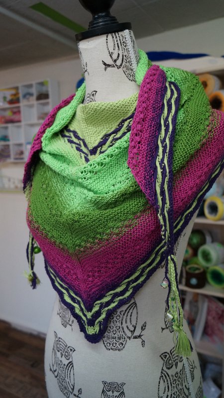 Tuch "Quirks" Farbverlaufstuch mit zweifarbigem Muster, Anleitung zum stricken - Bild 6