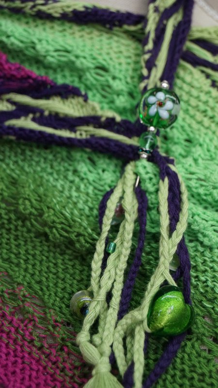 Tuch "Quirks" Farbverlaufstuch mit zweifarbigem Muster, Anleitung zum stricken