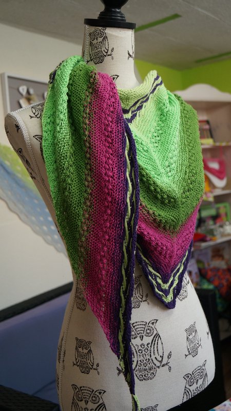 Tuch "Quirks" Farbverlaufstuch mit zweifarbigem Muster, Anleitung zum stricken - Bild 5