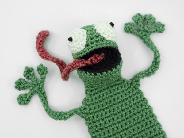 Amigurumi Crochet Frog Bookmark
