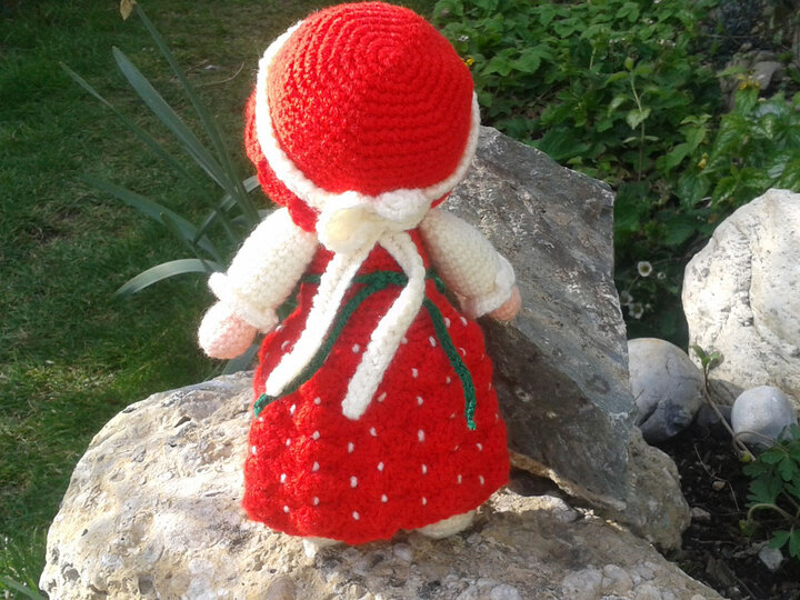 Gartenwichtel Emilia Erdbeer Häkelanleitung