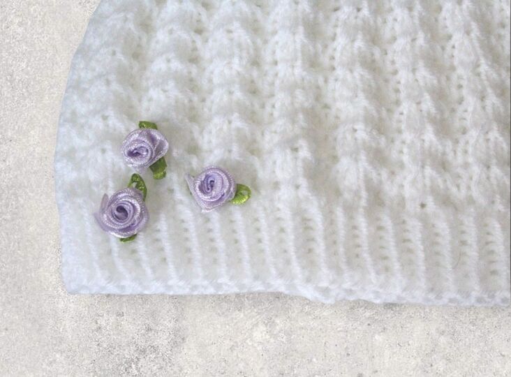 Strickanleitung Baby-Set, Mütze, Socken Ajourmuster ca. 5 - 12 Monate #090