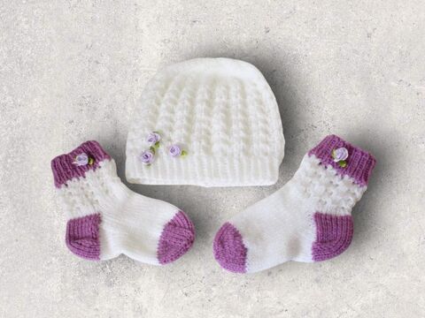 Strickanleitung Baby-Set, Mütze, Socken Ajourmuster ca. 5 - 12 Monate #090