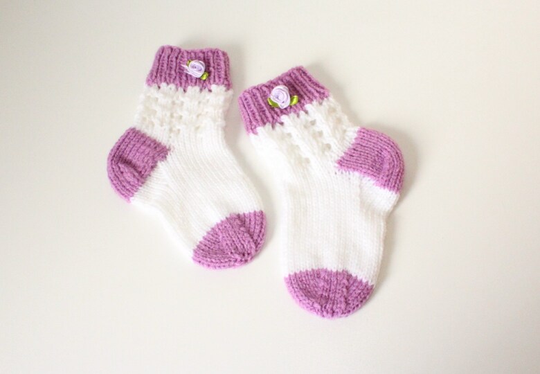 Strickanleitung Baby-Socken, Gr. 18 - 20, Sohlenlänge ca. 12 cm, Ajourmuster