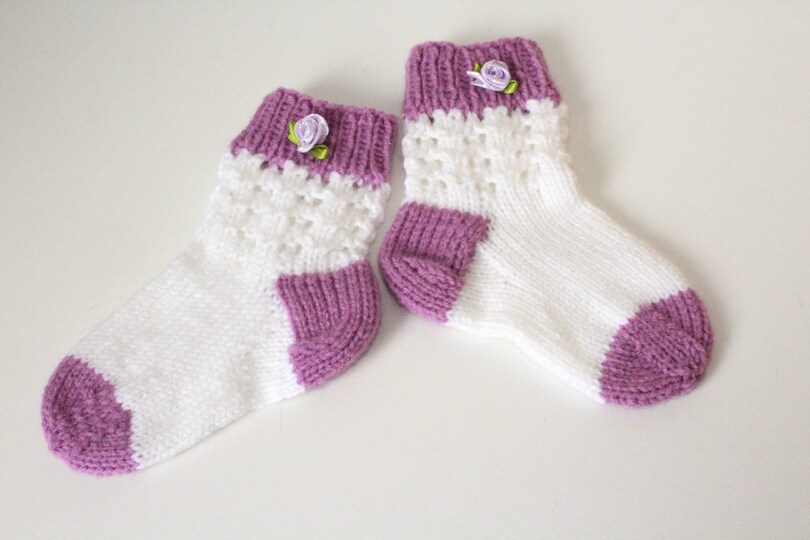 Strickanleitung Baby-Socken, Gr. 18 - 20, Sohlenlänge ca. 12 cm, Ajourmuster