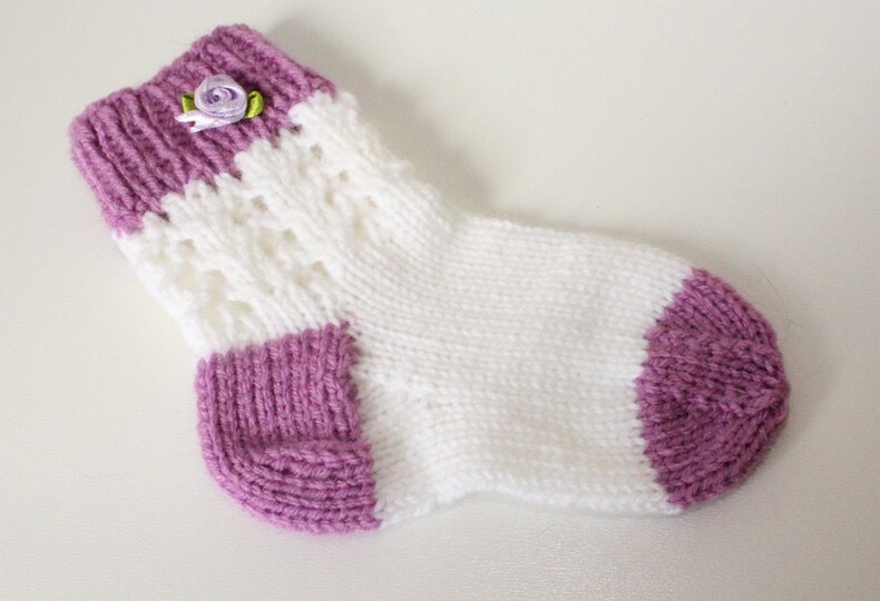Strickanleitung Baby-Socken, Gr. 18 - 20, Sohlenlänge ca. 12 cm, Ajourmuster