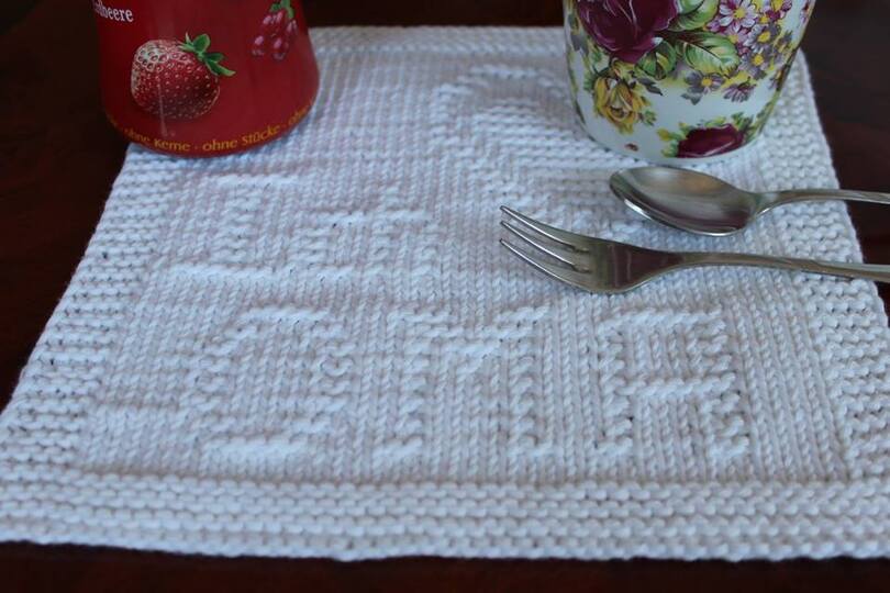 Strickanleitung Untersetzer „Ich liebe Oma“ – liebevolle Geschenkidee | PDF