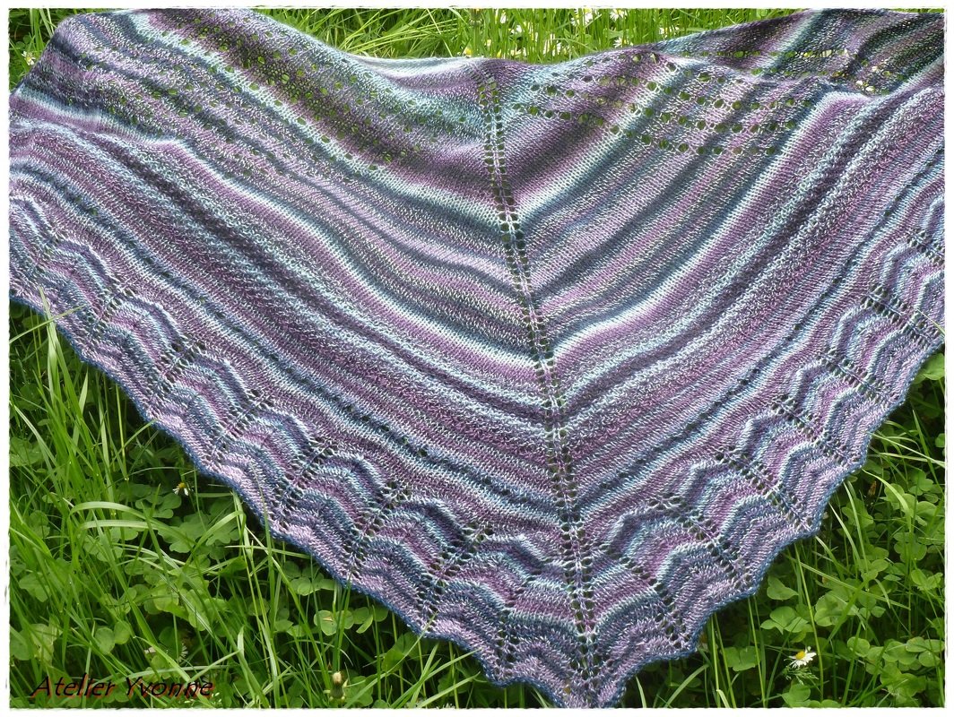 Dreieckstuch - "Fliedertraum" - Bild 4