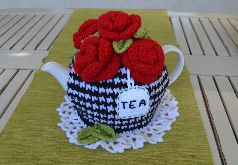 Red Roses Tea Cosy