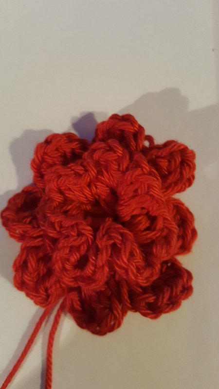 Plastische Häkelblume