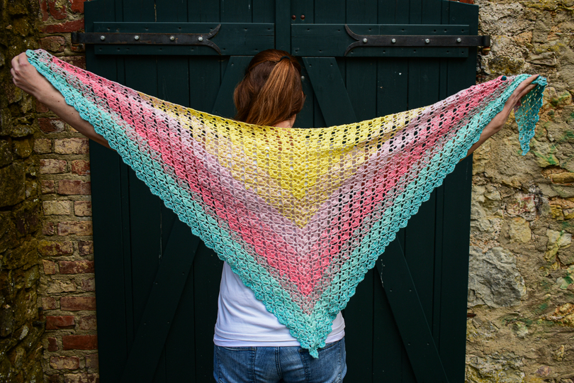 crochet pattern triangular shawl "Bahamas", for beginners