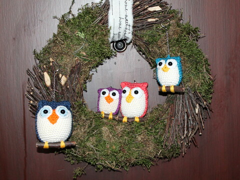 Crochet an Owl Family – four little owls as a door hanger (EN & DE)